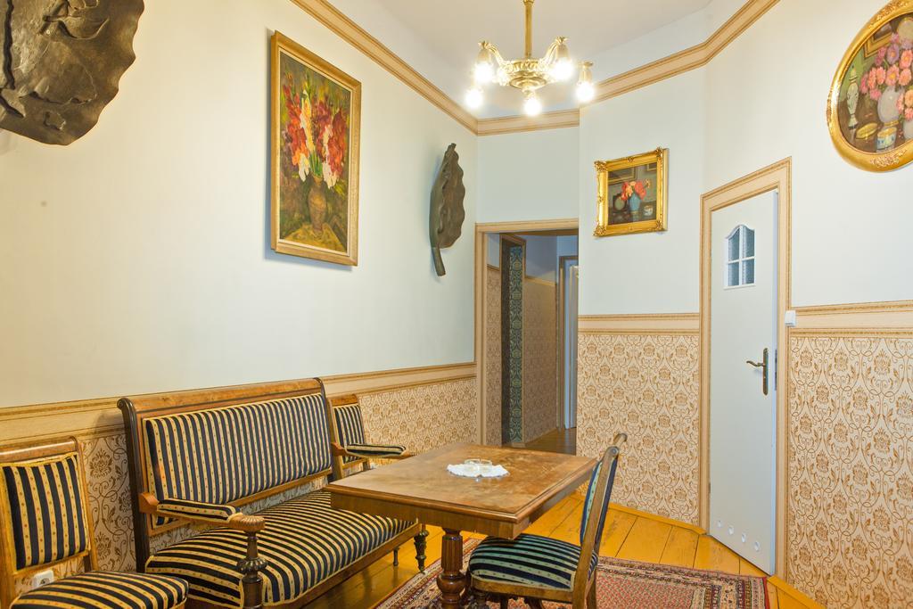 Vavelsky Apartments - Old Town Краков Экстерьер фото